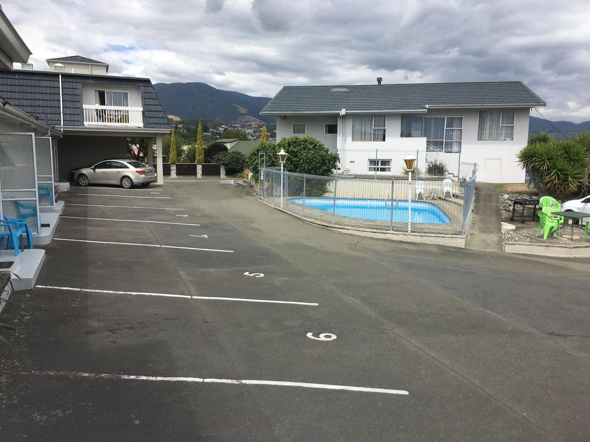 Courtesy Court Motel Nelson Exterior photo